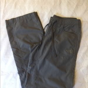 The North Face Women’s Pants. Size 4